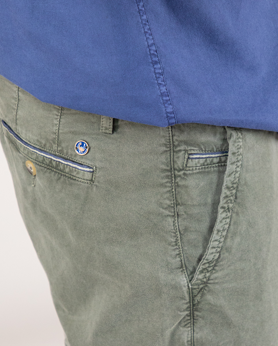 Bermudas Verde LATAM