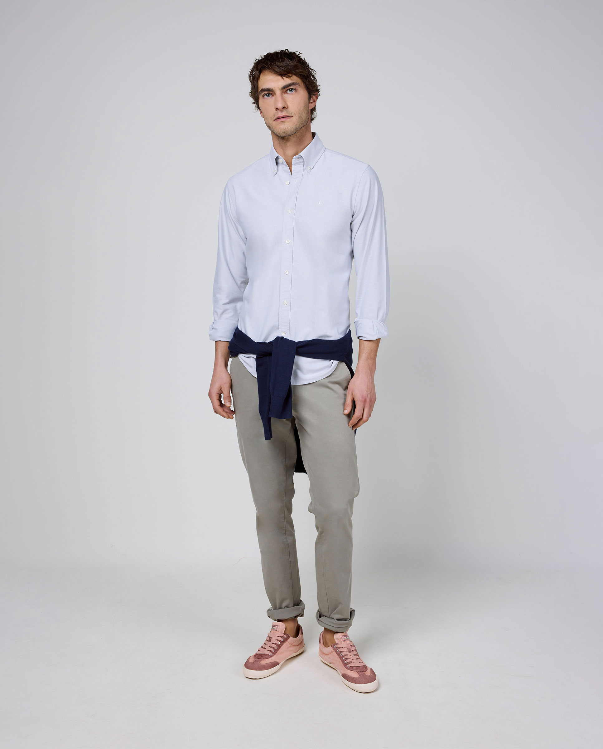 Camisa Oxford cinza lisa