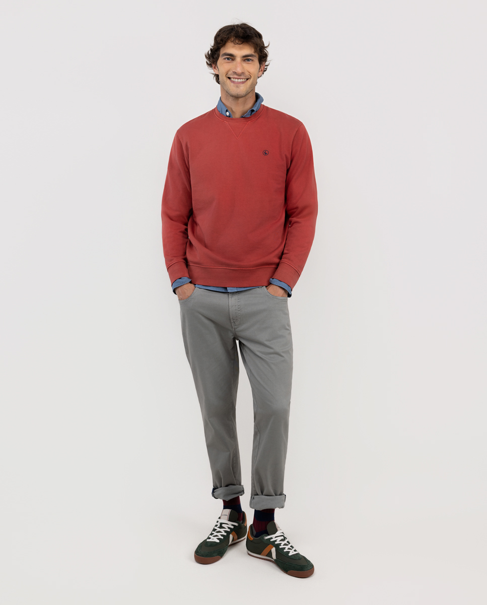 Moletom vermelho com gola redonda